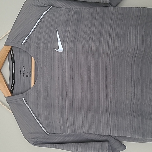 Nike Dri Fit T-shirt 👕 - Picture 4 of 13